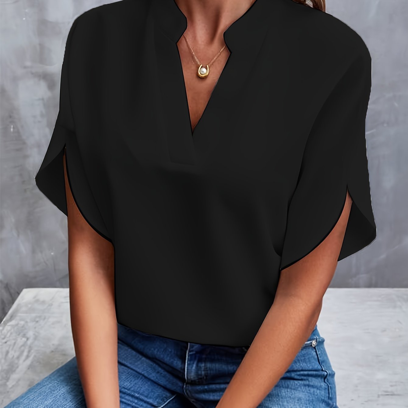 MIEKE | Blouse unie à col en V