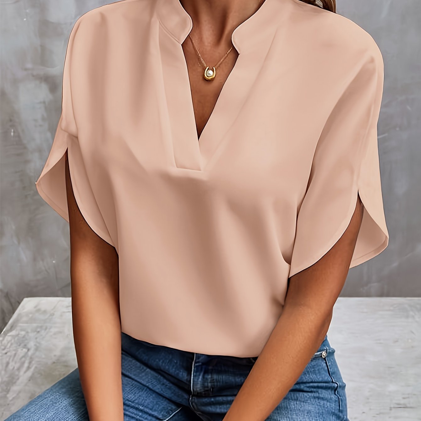 MIEKE | Blouse unie à col en V