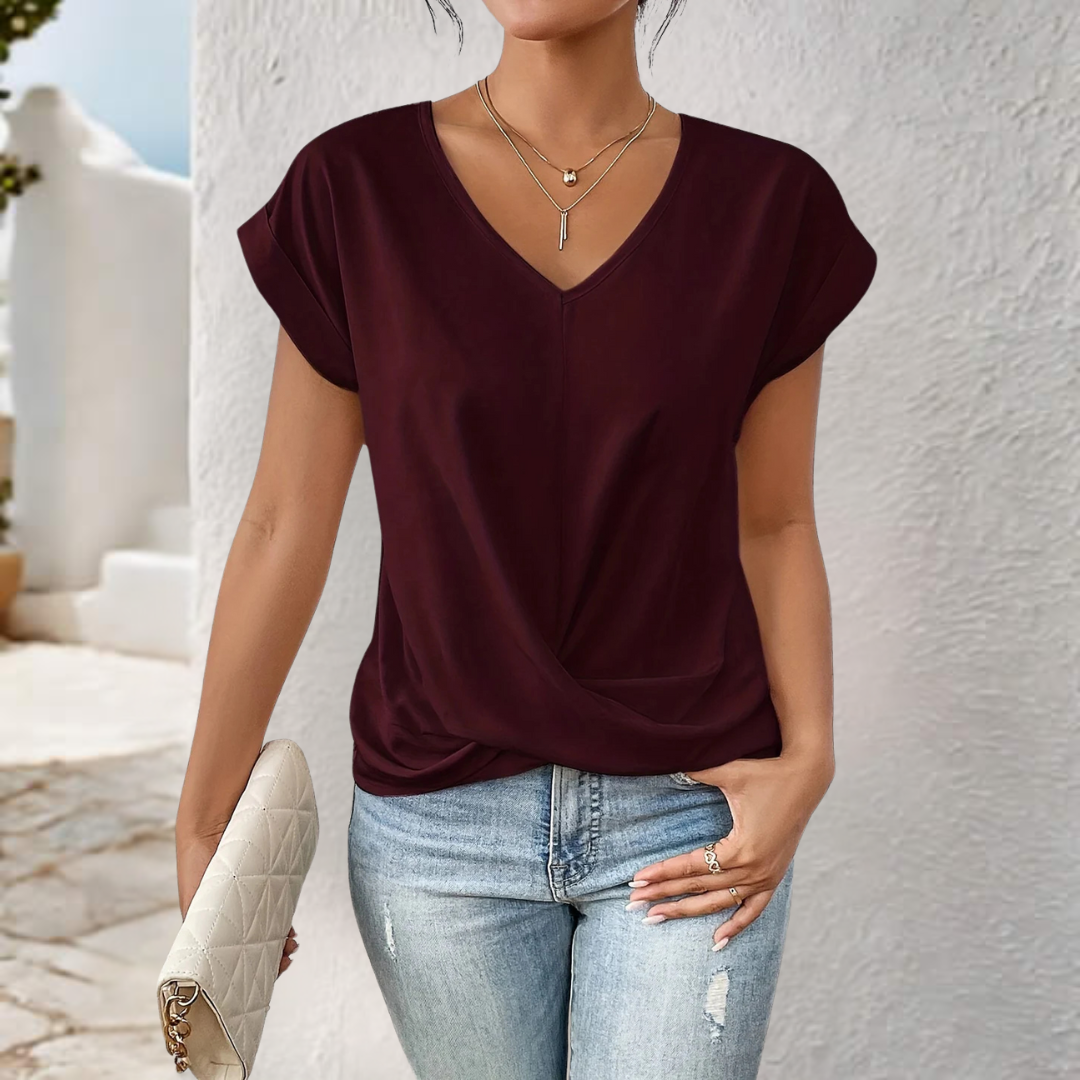 CLEO | T-shirt décontracté avec encolure en cœur.