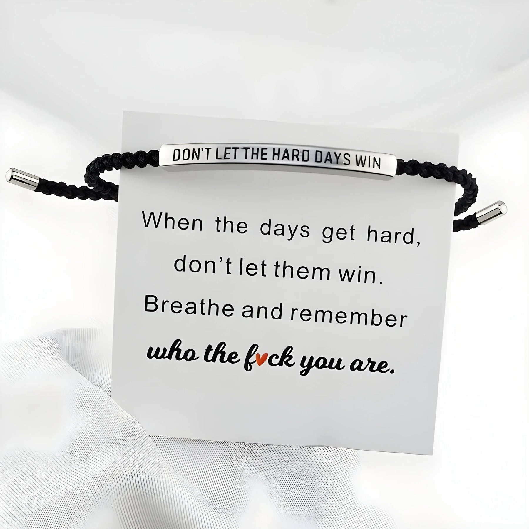 Bracelet en Cordon Ajustable avec Citation Inspirante Gravée