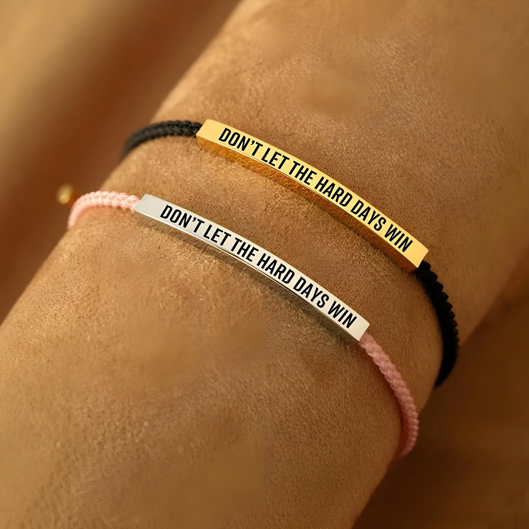 Bracelet en Cordon Ajustable avec Citation Inspirante Gravée