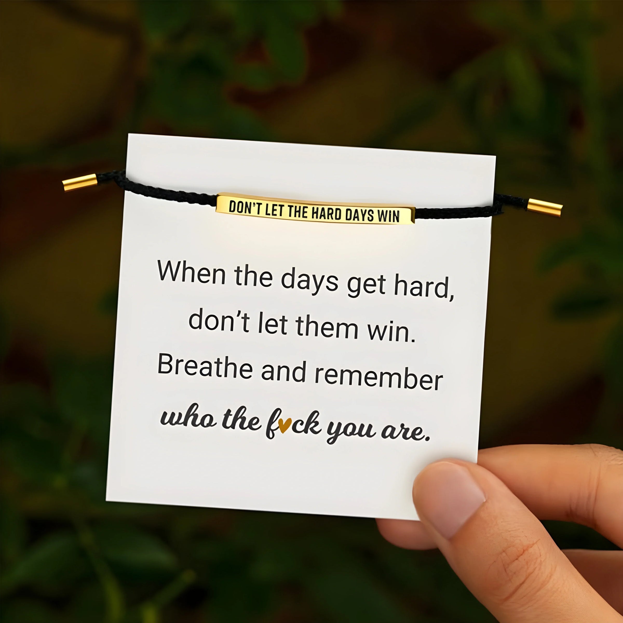 Bracelet en Cordon Ajustable avec Citation Inspirante Gravée