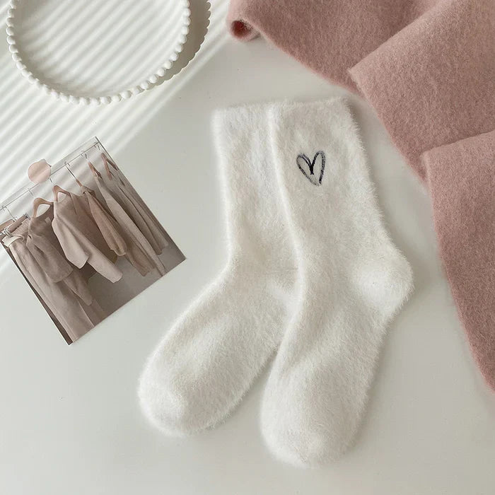 Chaussettes Douces et Pelucheuses avec Broderie de Cœur Sucré