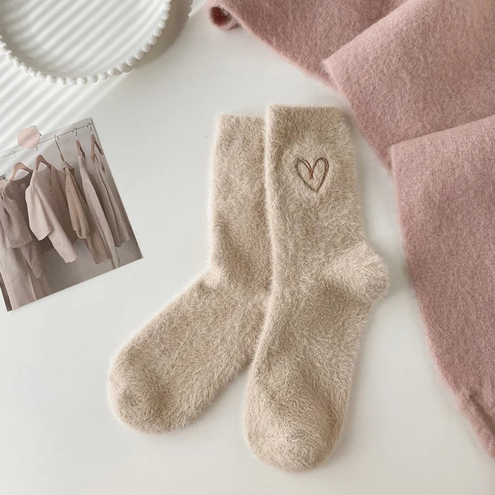 Chaussettes Douces et Pelucheuses avec Broderie de Cœur Sucré